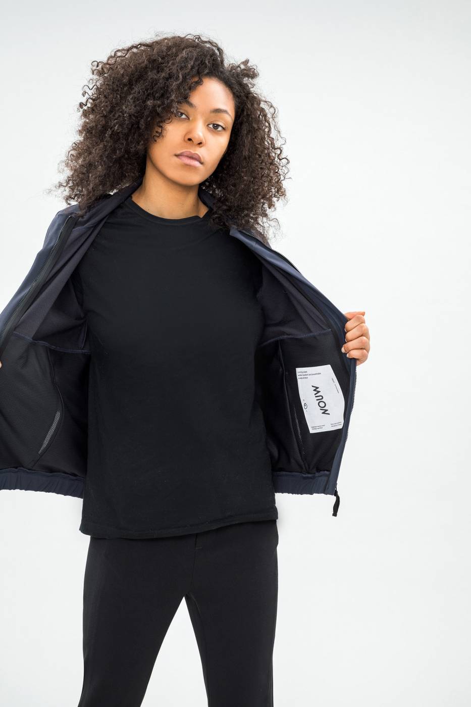 dunkelblaue Sportjacke wasserabweisend