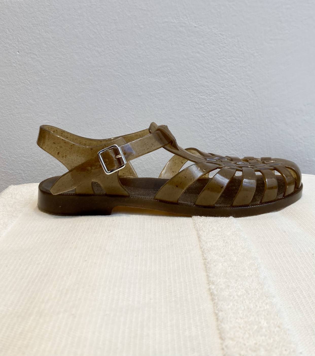 Plasticana Badesandalen aus recyceltem Plastik und Hanf