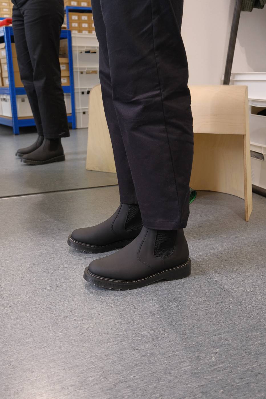 Solovair Black Greasy Dealer Boot – black
