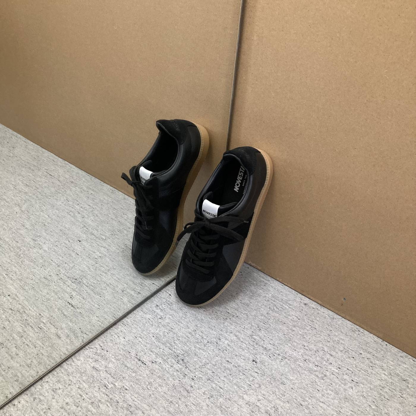 Novesta German Army Trainer Ledersneaker aus schwarzem Leder mit Sohle aus Naturkautschuk