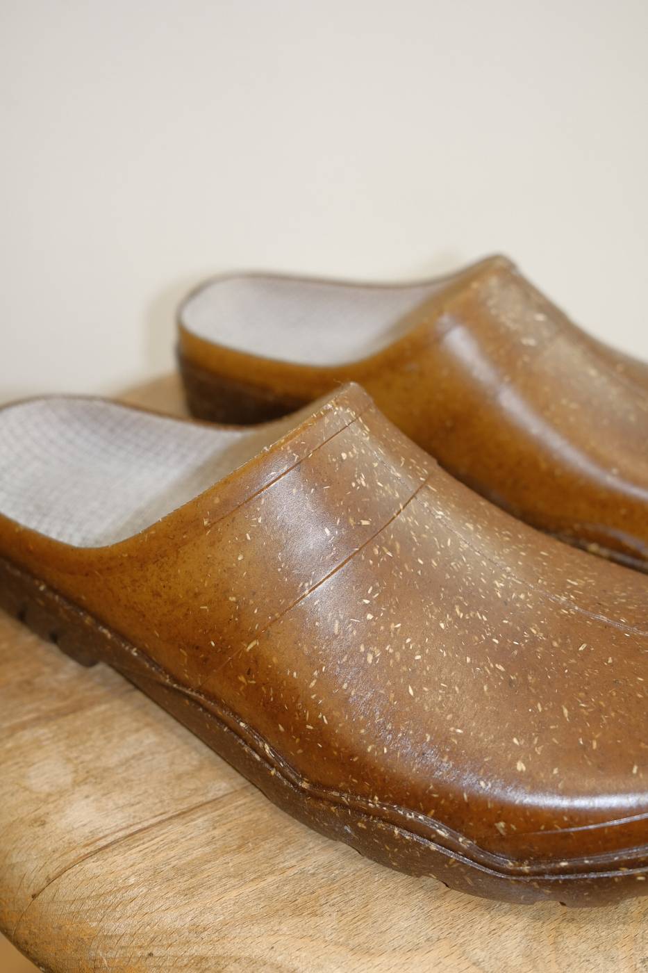 Gummischuhe mit Hanffasern 'Plasticana Nirvana Clogs' im klassischen Stil von Gartenschuhen