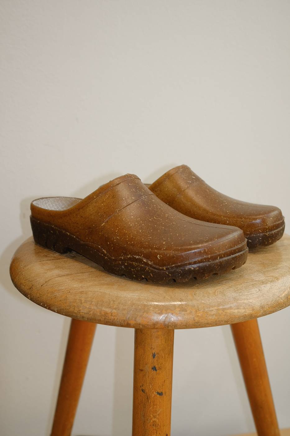 Gummischuhe mit Hanffasern 'Plasticana Nirvana Clogs' im klassischen Stil von Gartenschuhen